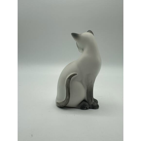 Vintage 1984 Avon Bisque Porcelain Siamese Cat Figurine EUC - Picture 3 of 6